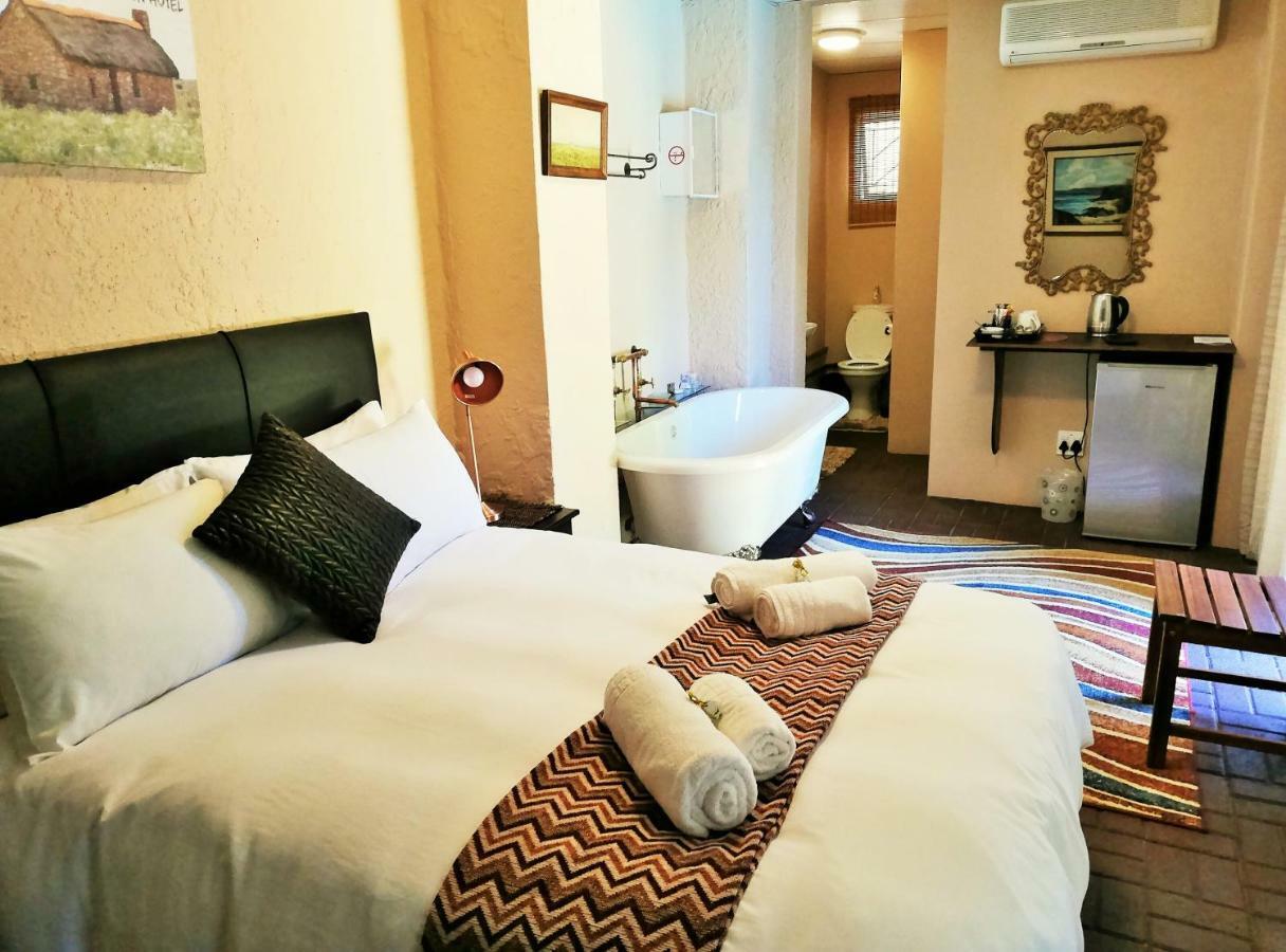 Safari Guesthouse Vryburg Экстерьер фото