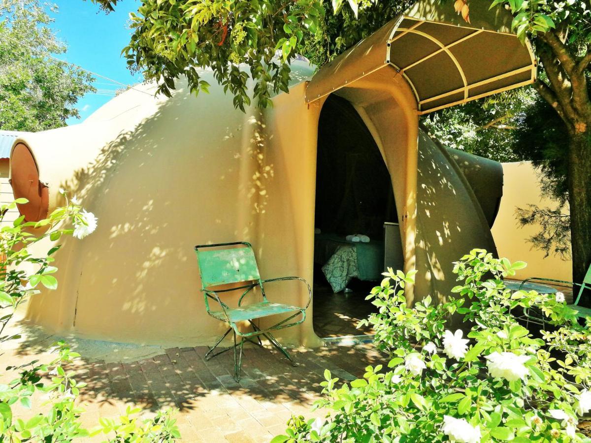 Safari Guesthouse Vryburg Экстерьер фото